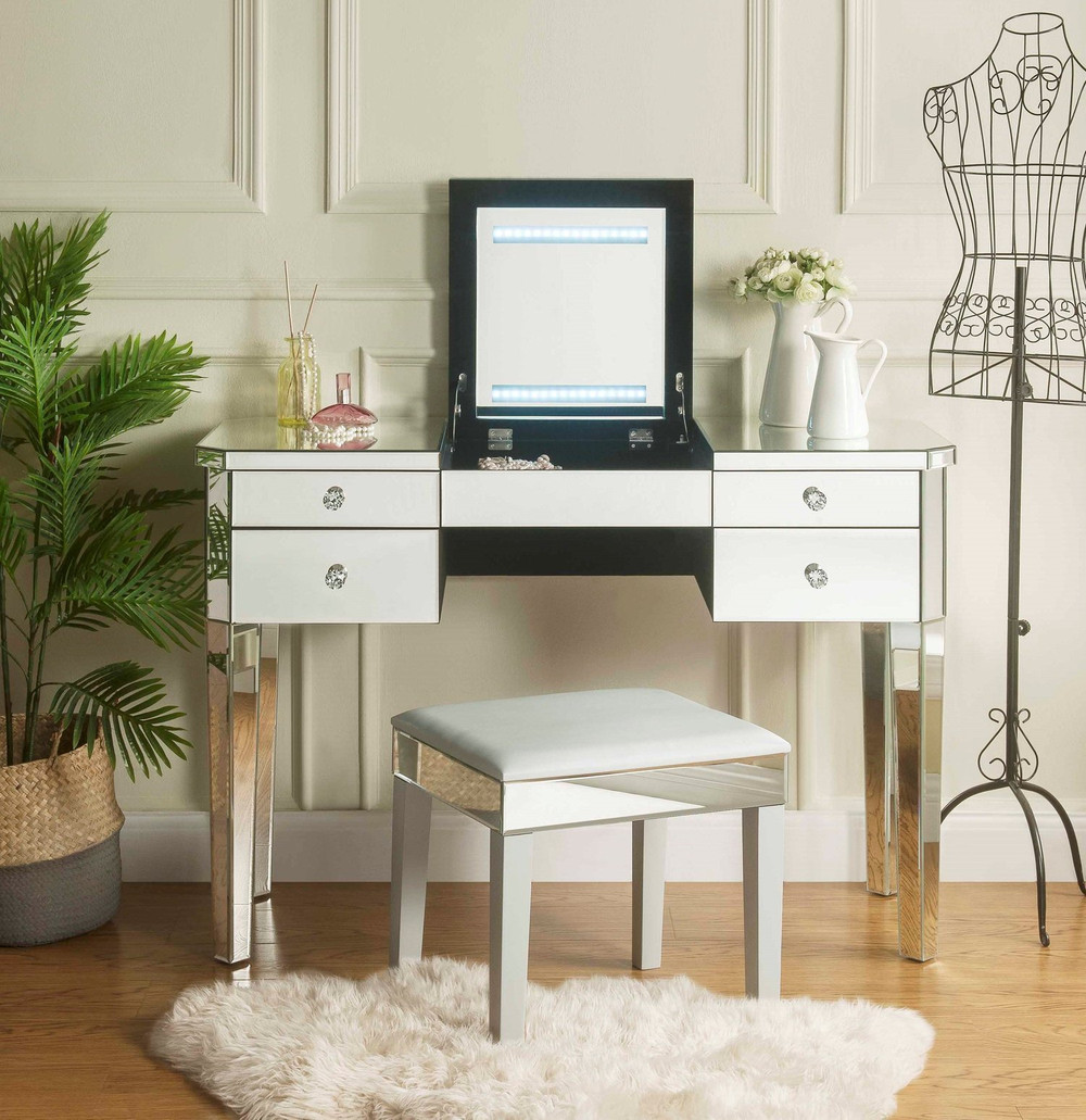 decorate your house with a stylish vanity desk stand