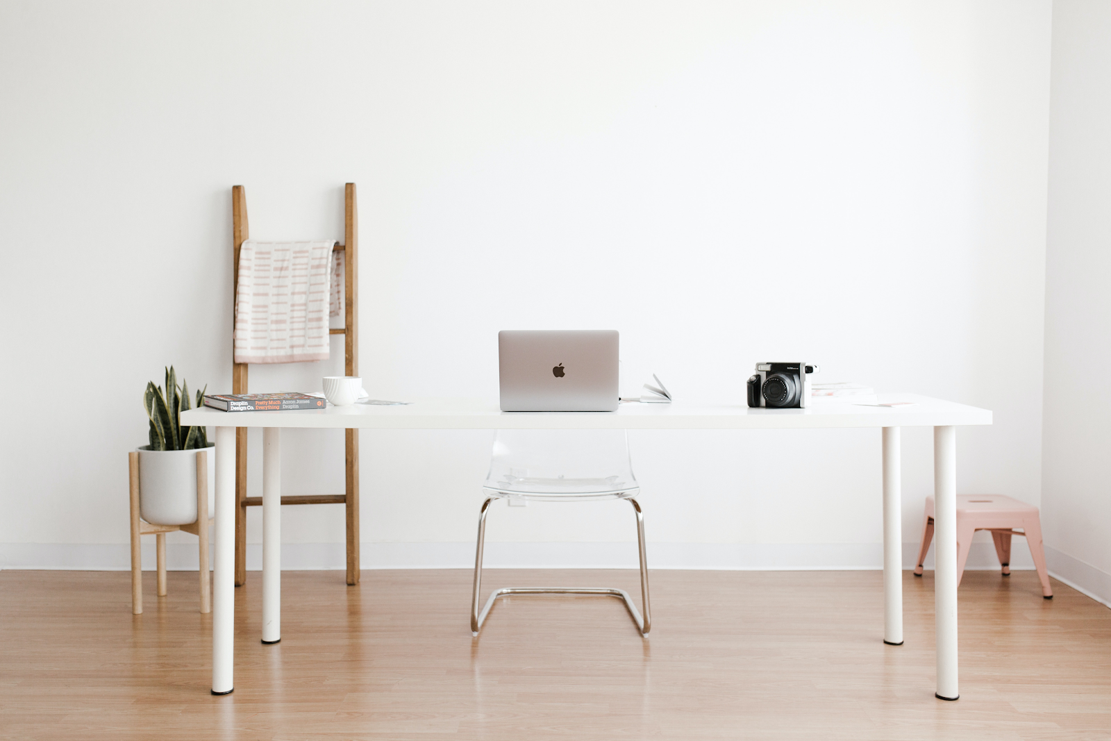 natural light and a comfortable desk chair are essential steps to creating an efficient study room